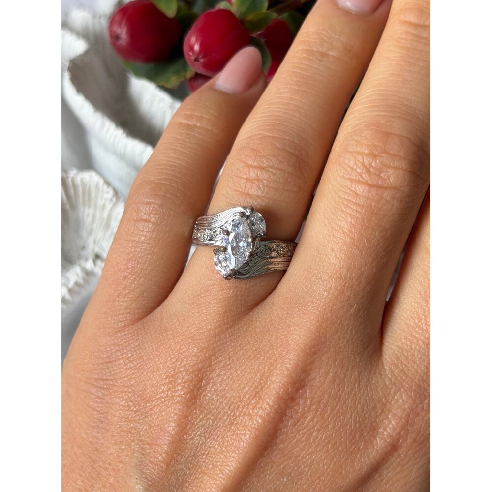 Vintage 925 Sterling Silver Cz Ring Size 7.5
